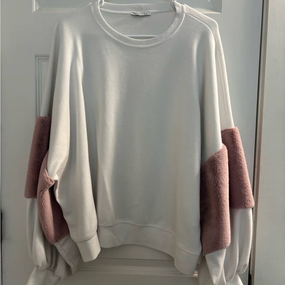Zara White Balloon Sleeve  Sweatshirt with fur accents